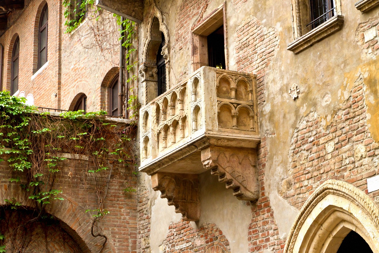 The balcony of the Casa di Giulietta in Verona